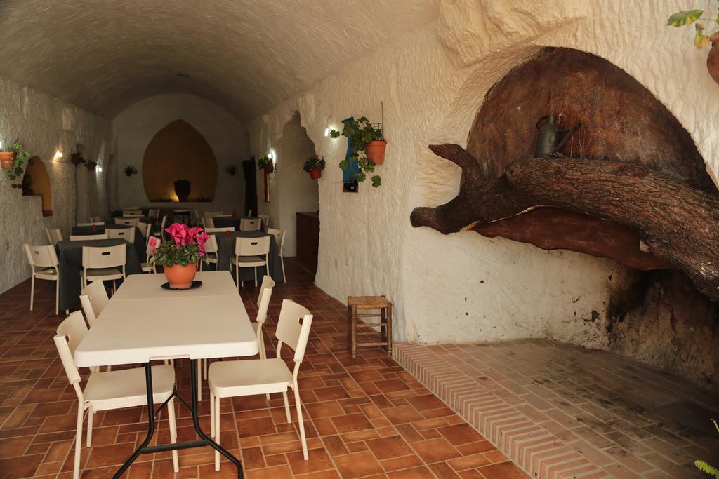 Cuevas La Chumbera Guest House Benalua de Guadix Exterior photo